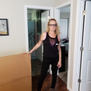 Meet your Posher, Laura